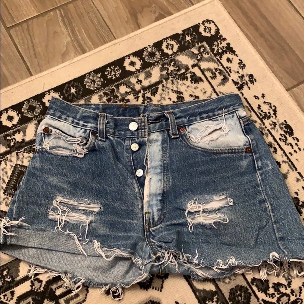 Levi high waisted shorts
